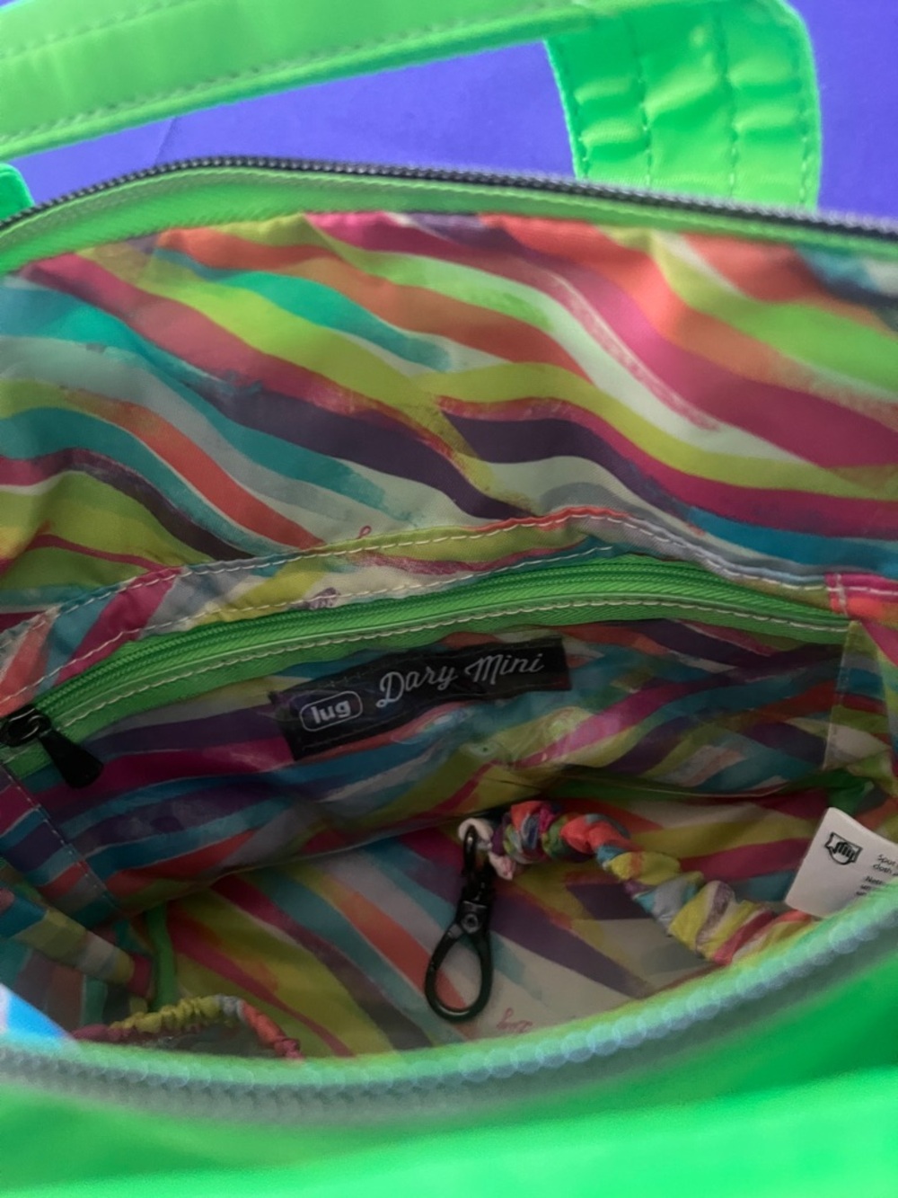 Lug Lime Green Quilted Dory Mini with brushstroke  Interior.  Key bungee - Picture 8 of 9